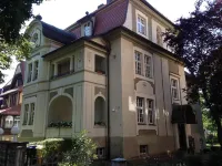 Zentrumsnahe Ferienwohnung in der "villa Hortensia"  호텔