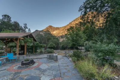 Delightful Home and Property Minutes from Yosemite 네바다 폭포 주변 호텔