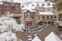 CRBC - Heart of BC Village, AC, Ski in/out, 2 Master Suites, Walk to Everything