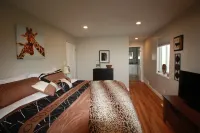 The Traveler's House -Central Location, Hilltop, Gameroom, Firepit, Skiing