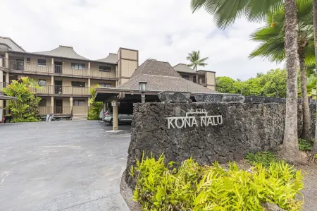 Fabulous Oceanfront Two Bedroom w/Huge Lanai & Central A/C!