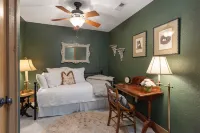 Horsepasture River Townhome- Walk to Amenities and Restaurants!