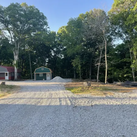 Blue Cabin in the woods close to Whiteman AF Base and Univ. of Central Missouri