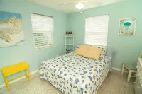 Monthly specialsThe Mermaid House - Pet Friendly.HotTub Walk to beach!