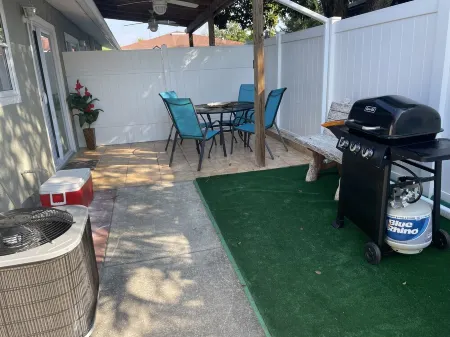 The perfect place very close to downtown and beaches! PETS ARE WELCOME!!