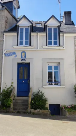 Holiday house in the village of CARANTEC Отели в г. Карантек