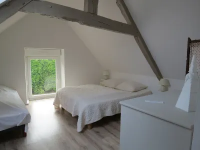 At the edge of the forest of Brocéliande and its Arthurian legends La Maison du Graal附近的飯店