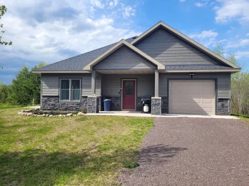 Guest house w heated garage/fiber internet near MTU