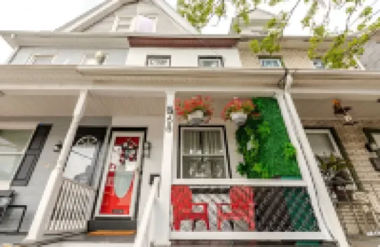 Family-Friendly Townhome Bliss:10min to Lehigh Valley Festivals & Events