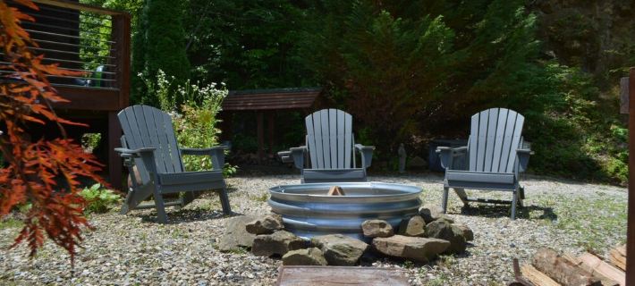 NEW! Luxury Nantahala Cabin with Mtn Views, SoakTub, Fire Pit Hotels in Graham County
