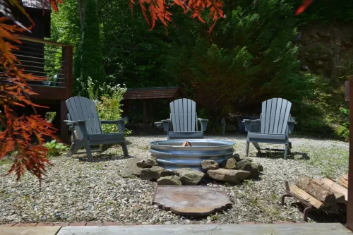 NEW! Luxury Nantahala Cabin with Mtn Views, SoakTub, Fire Pit