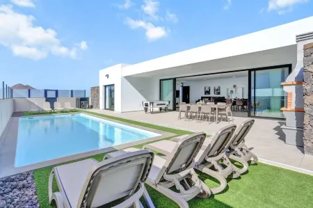 Mariposas Lajares 4, Villa Moderna Tranquila y Espaciosa, Para Familias y Amigos