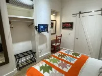 Marfa House Fronteriza--Central and Accessible Hotel dekat Building 98