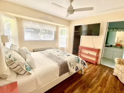 Coastal Getaway Beach House Hotels near Little Jim Bridge Park