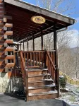 Stallion Ridge Retreat - Incredible Mountain View, Hot Tub, Romantic, Paved Road