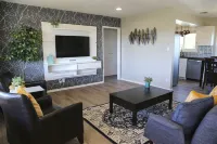 Over the Oaks - Great View - Whole Home - Stylish