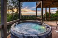 Where Mountain Magic Meets Luxury: 12 min from Blue Ridge!Sleeps 13!