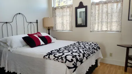 The Library Suite with over 3000 books707) 786-7014