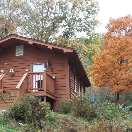 Scenic cabin near Hungry Mother, Mount Rogers, and Grayson Highlands Parks