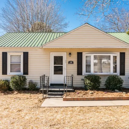Cozy House in Gallatin City Limits