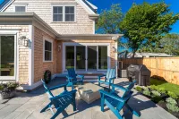 New 4-bedroom House with Swimming Pool–Just a 10-minute Walk to Town
