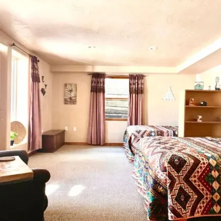 Crawford’s Mountain View Getaway