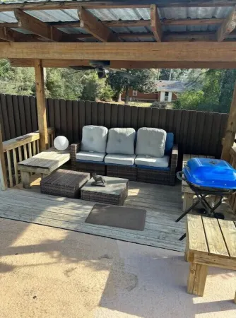 Quiet And Private Oasis Отели рядом с достопримечательностью «Flint RiverQuarium»