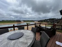 Fun on the Beach, minutes from Castle Rock Lake! EV friendly too! -Hot Tub-!