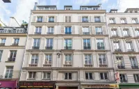 AN AUTHENTIC PARISIAN STAY STEPS FROM THE LOUVRE AND OPÉRA GARNIER- 4 BEDROOMS 파리 호텔
