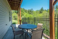 Blue Ridge Daze ~ Mtn Vista, Fireplace, Fire Pit, Pet Friendly, 30 Mins to Avl.