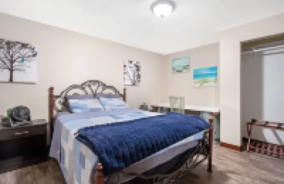 Paradise by the Creeks edge, hot tub overlooking creek, bar area w/ music BT Hotels in Mount Rushmore UT