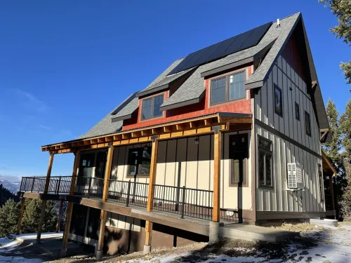 Mountain Retreat: Stunning Views, Off-Grid Luxury, Trails, Fishing, Stargazing