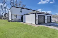 ❖Driveway❖15min → DT❖Family-Friendly❖Yard+Patios❖Corner Lot❖Reserved Parking❖