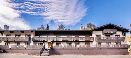 Beautiful Edelweiss Condo steps from Warm Springs Lodge