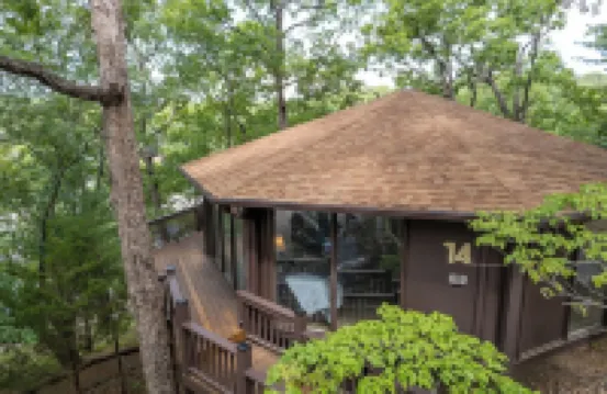 Treetop Village #14.  Pet-Friendly; Pool & Slips Steps Away; Sleeps 10