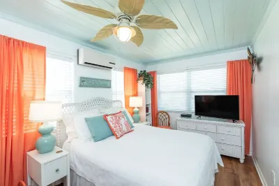 Dragonfly Lite – A tropical oasis with your own heated saltwater pool to enjoy! Отели рядом с достопримечательностью «Seven Mile Bridge»