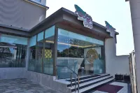 Royal Ritis Hotel in zona Sambre Airport