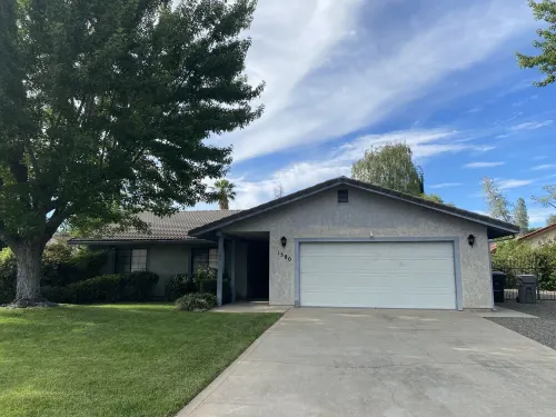 Arroyo Manor - Centrally Located