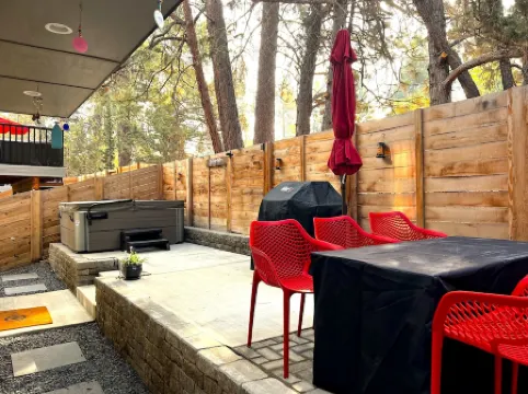 Modern Bend Vacation Home, Old Mill, HOT TUB!