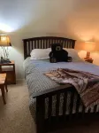Skyliner Chalet ~ Heart of Sunriver ~ Hot Tub ~ AC ~SHARC Passes