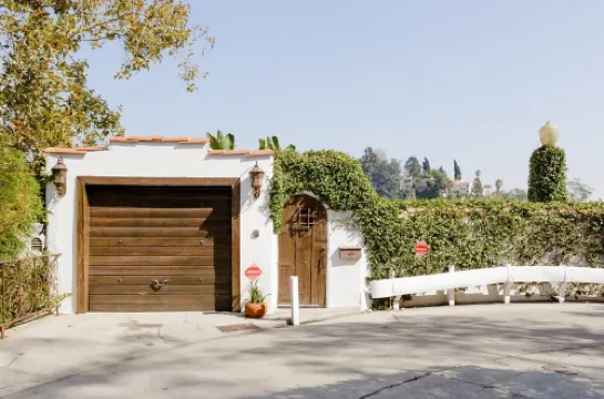 STUNNING private Designer villa/duplex in the top of Hollywood Hills.
