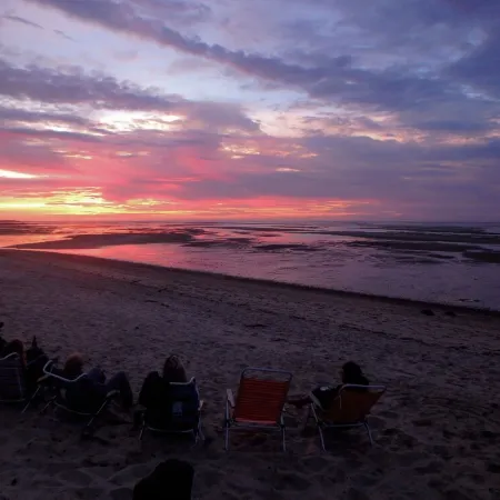 Classic Cape: Huge Yard, Walk to Beaches, Brewster Flats, Restaurants & Bars