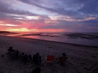 Classic Cape: Huge Yard, Walk to Beaches, Brewster Flats, Restaurants & Bars