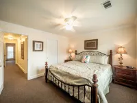 🌷 Das Tulip, the perfect place to stay in Helen. Center of town, Ground floor🏰