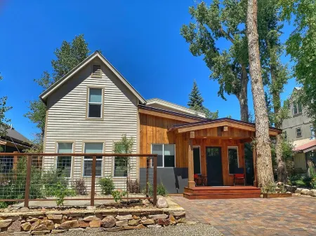 Historic two bedroom house in Old Town Steamboat Springs.  Quiet neighborhood.