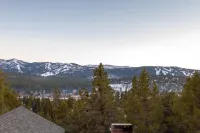 Spectacular views-5- cars easily. pool table and brand new hot tub.