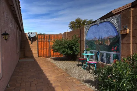 Beautiful 3 Bdrm./2 Bath Gold Canyon home w/heated pool in private setting