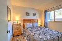 Newly Remodeled Condo Near Slopes, Access to Pool/Hot Tub, 5 Min to Town, Grill!