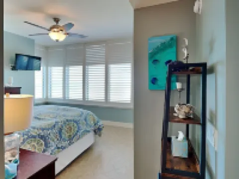 Palisade Palms Beachfront Condo Oasis