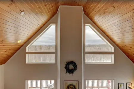 Tranquil Mountain View Home Near Downtown North ConwayMountain Views. Cable TV.